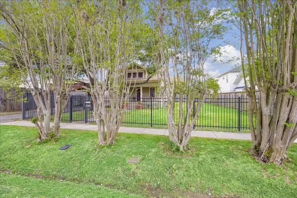 $850,000 | 1846 Arlington Street, Houston, TX 77008