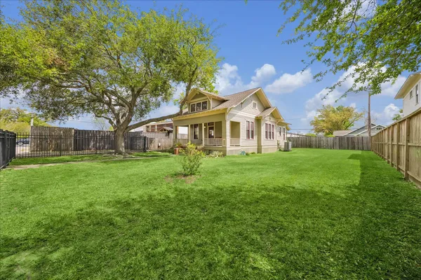 $850,000 | 1846 Arlington Street, Houston, TX 77008