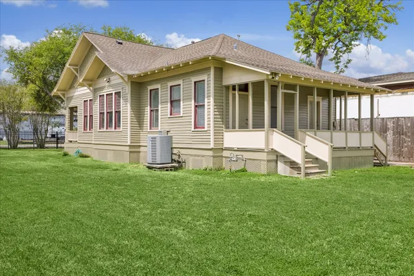 $850,000 | 1846 Arlington Street, Houston, TX 77008