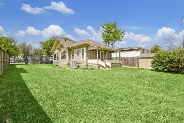 $850,000 | 1846 Arlington Street, Houston, TX 77008