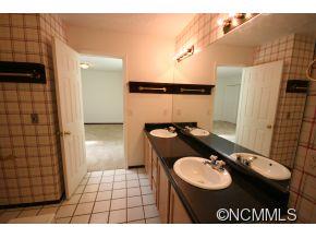 246 West Wonder Road Leicester, NC 28748 - Photo 12 of 23 Gallery Image 12