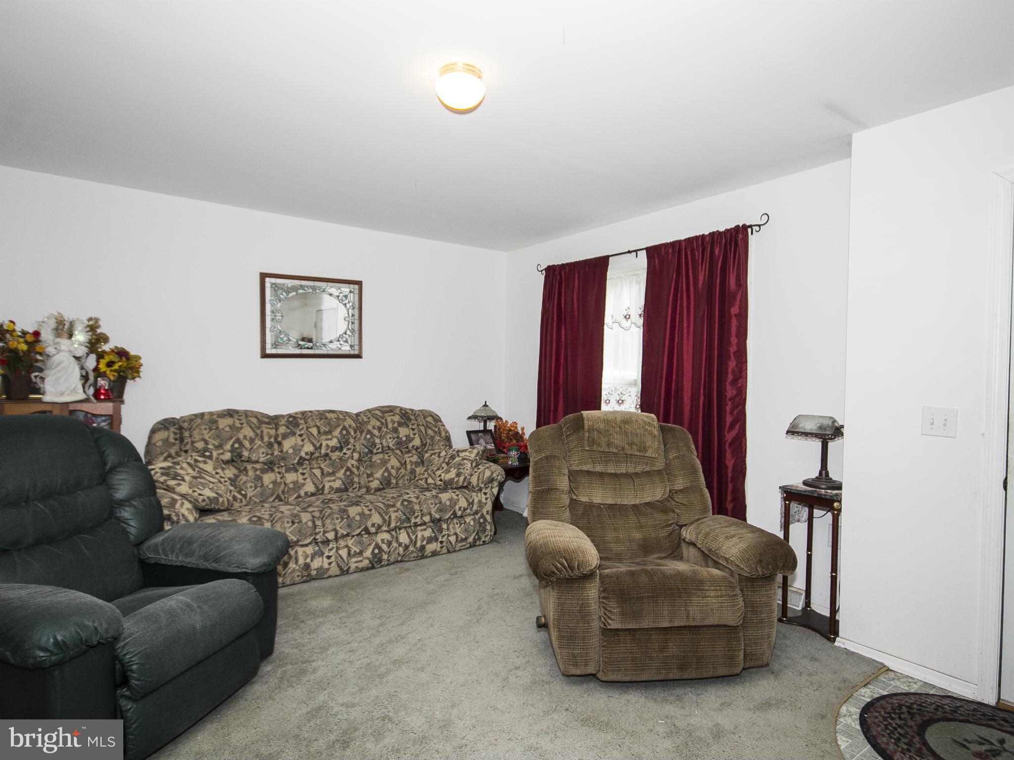 4321 Beckleysville Road Hampstead, MD 21074 - Photo 11 of 27 Living Room