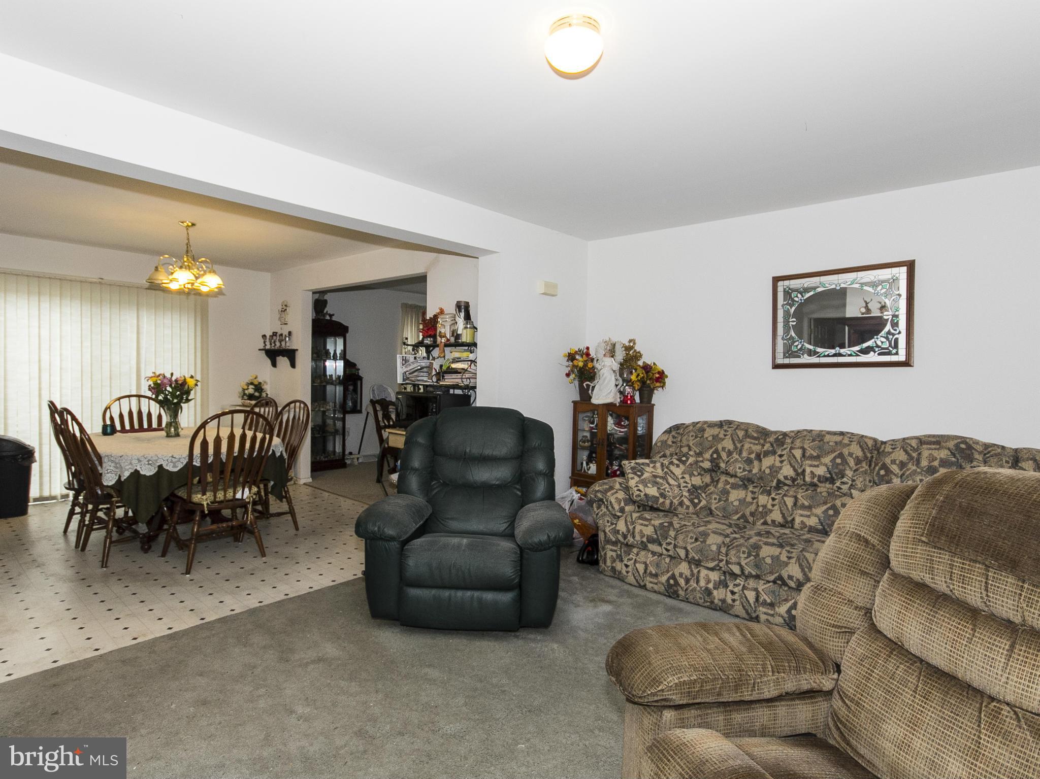 4321 Beckleysville Road Hampstead, MD 21074 - Photo 8 of 27 Living Room