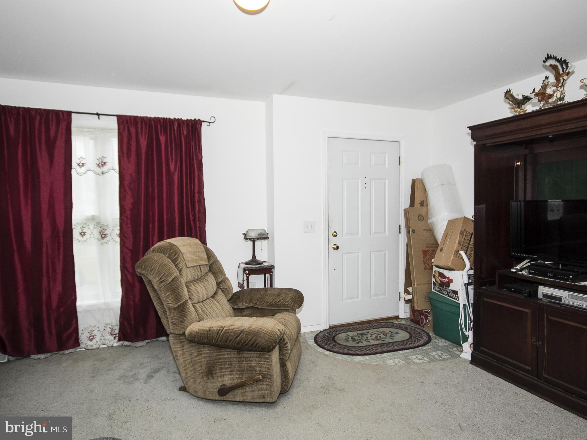 4321 Beckleysville Road Hampstead, MD 21074 - Photo 10 of 27 Living Room