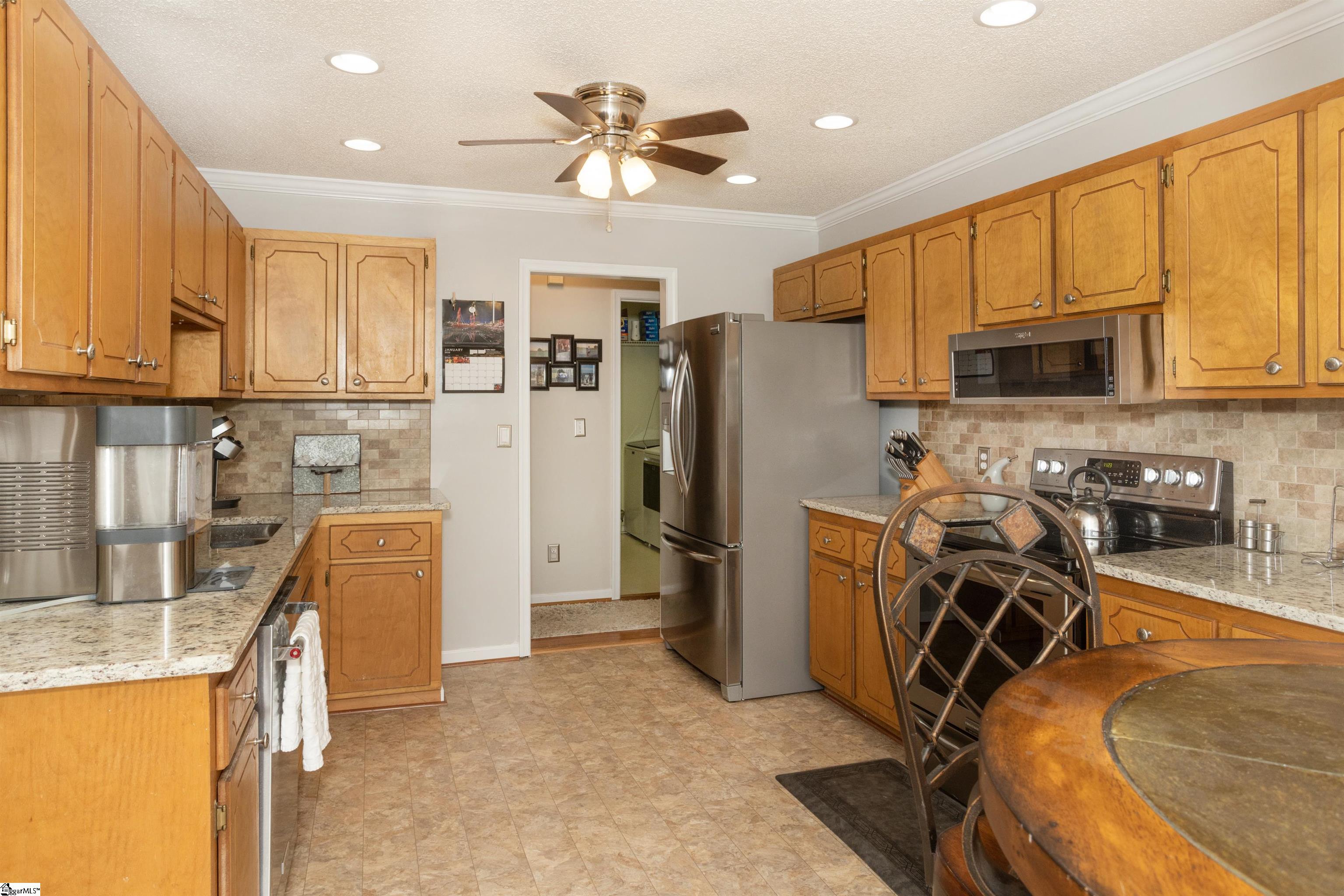 45 Rollingreen Road Greer, SC 29651 - Photo 12 of 30 Gallery Image 12