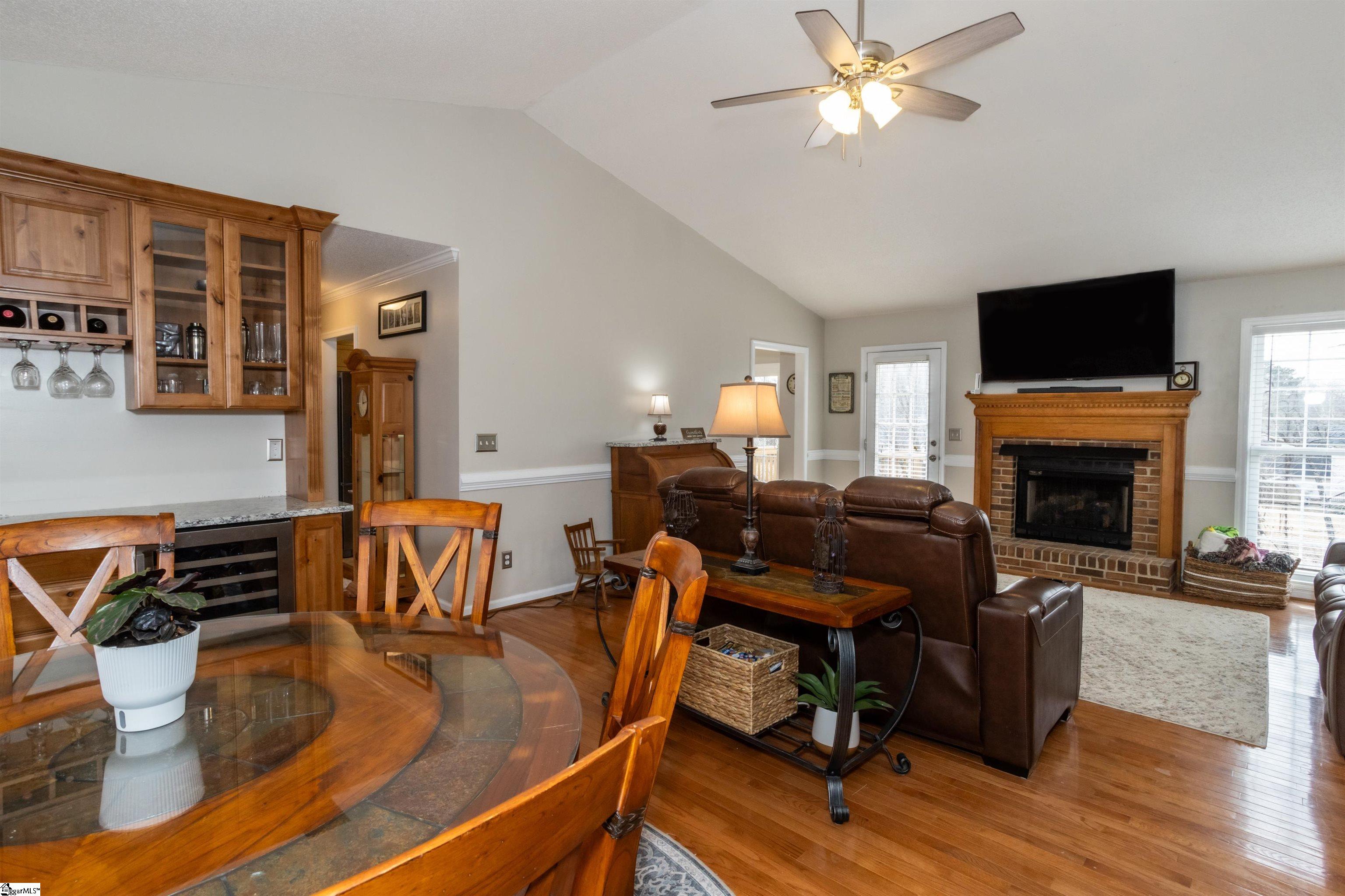 45 Rollingreen Road Greer, SC 29651 - Photo 9 of 30 Gallery Image 9
