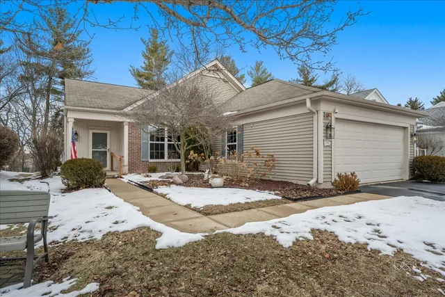 $415,000 | 13962 Redmond Drive, Huntley, IL 60142