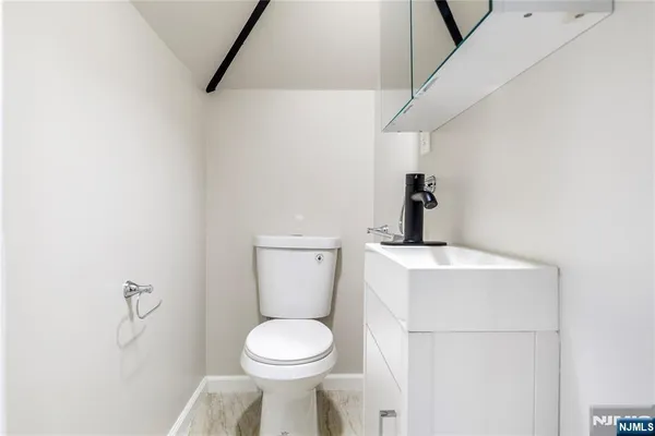 $2,800 | 94 Prospect Terrace, Unit 2, East Rutherford, NJ 07073