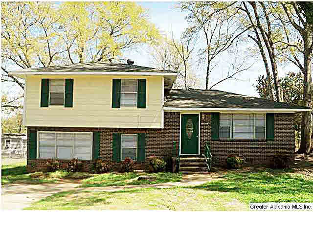 2833 Clyburne Street Bessemer, AL 35023 - Photo 1 of 20
