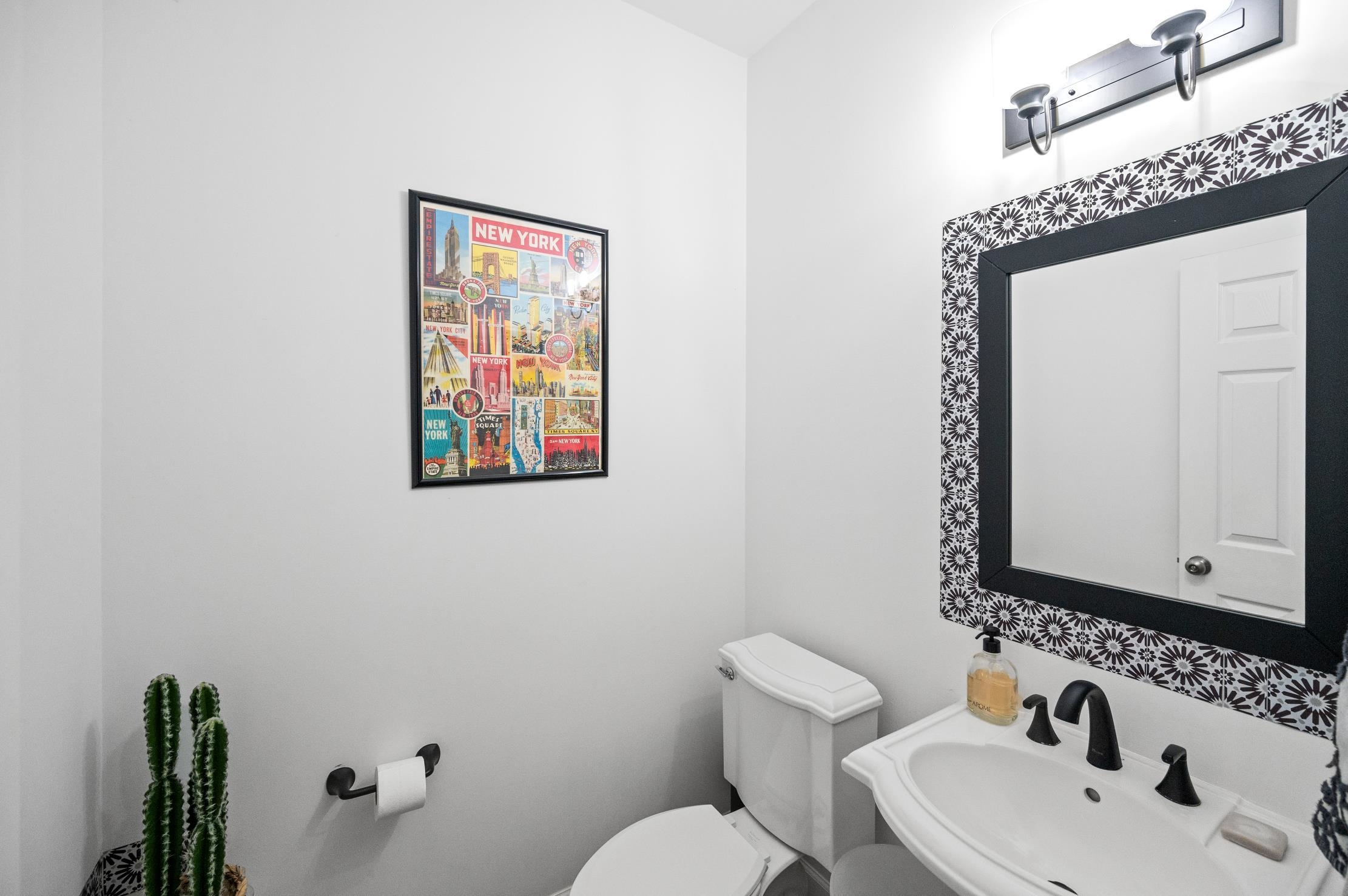 8977 Parliament Circle Daphne, AL 36526 - Photo 29 of 39 Bathroom