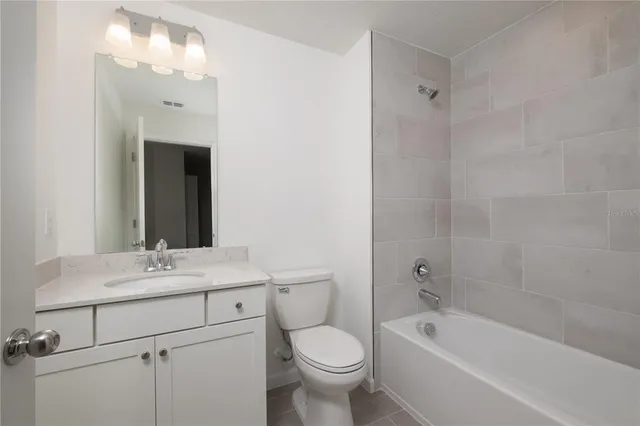 $2,195 | 704 Northwest 126th Terrace, Unit 704, Newberry, FL 32669