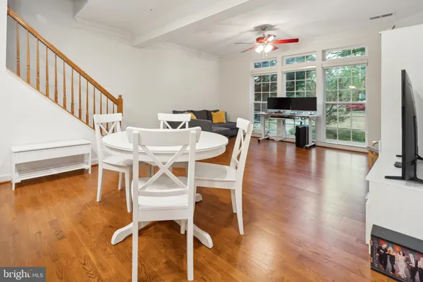 $3,250 | 5722 Callcott Way, Alexandria, VA 22312