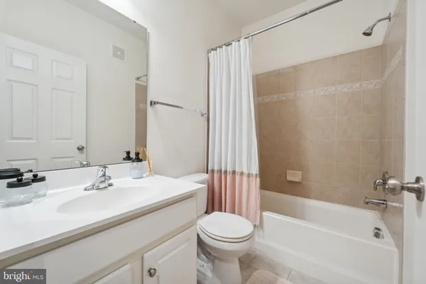 $3,250 | 5722 Callcott Way, Alexandria, VA 22312