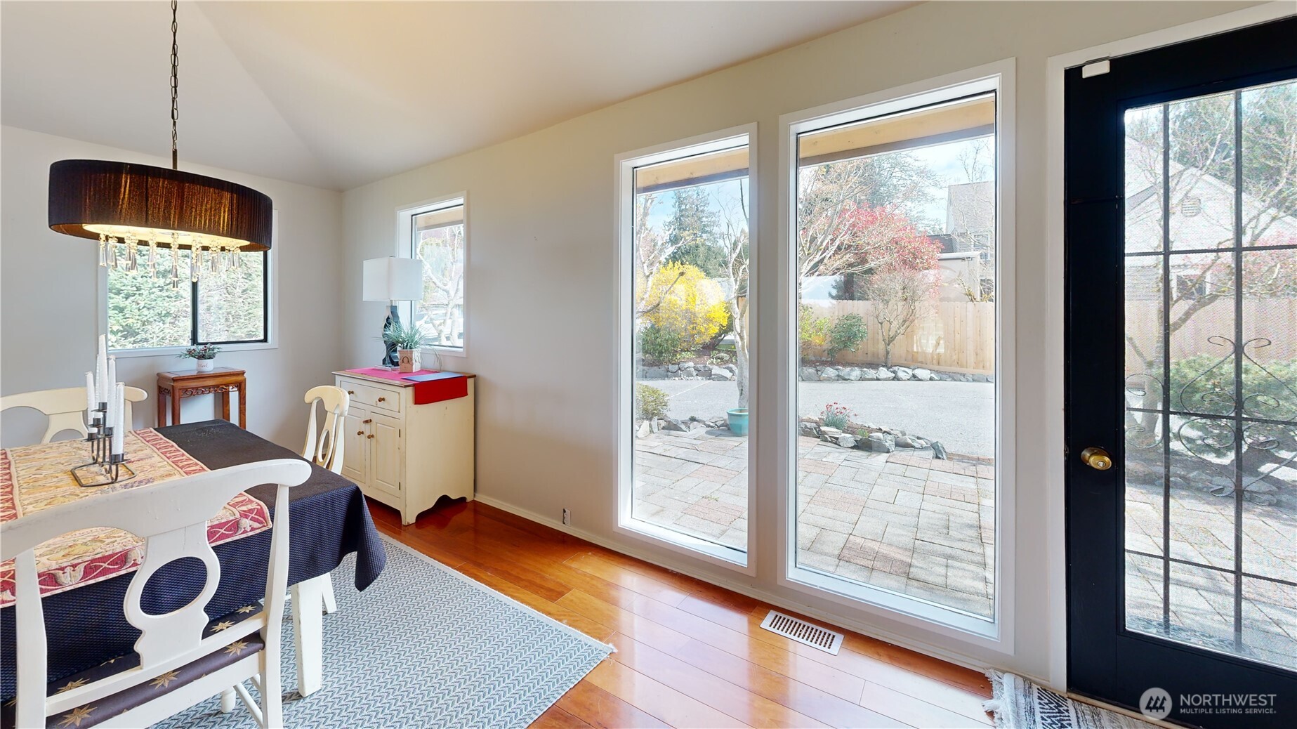 627 North Waugh Road Mount Vernon, WA 98273 - Photo 14 of 39