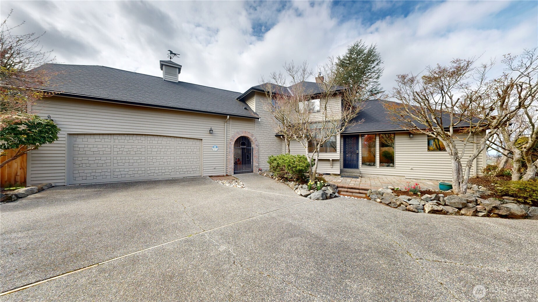 627 North Waugh Road Mount Vernon, WA 98273 - Photo 2 of 39