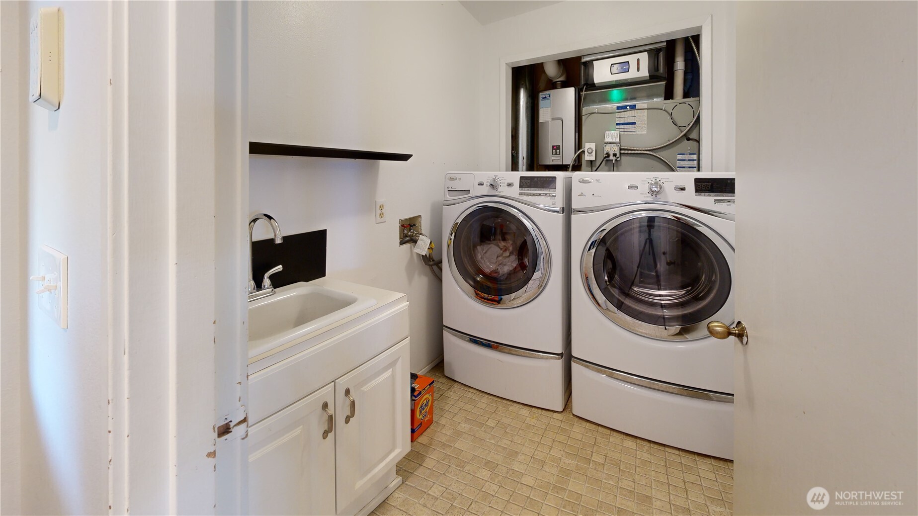 627 North Waugh Road Mount Vernon, WA 98273 - Photo 30 of 39