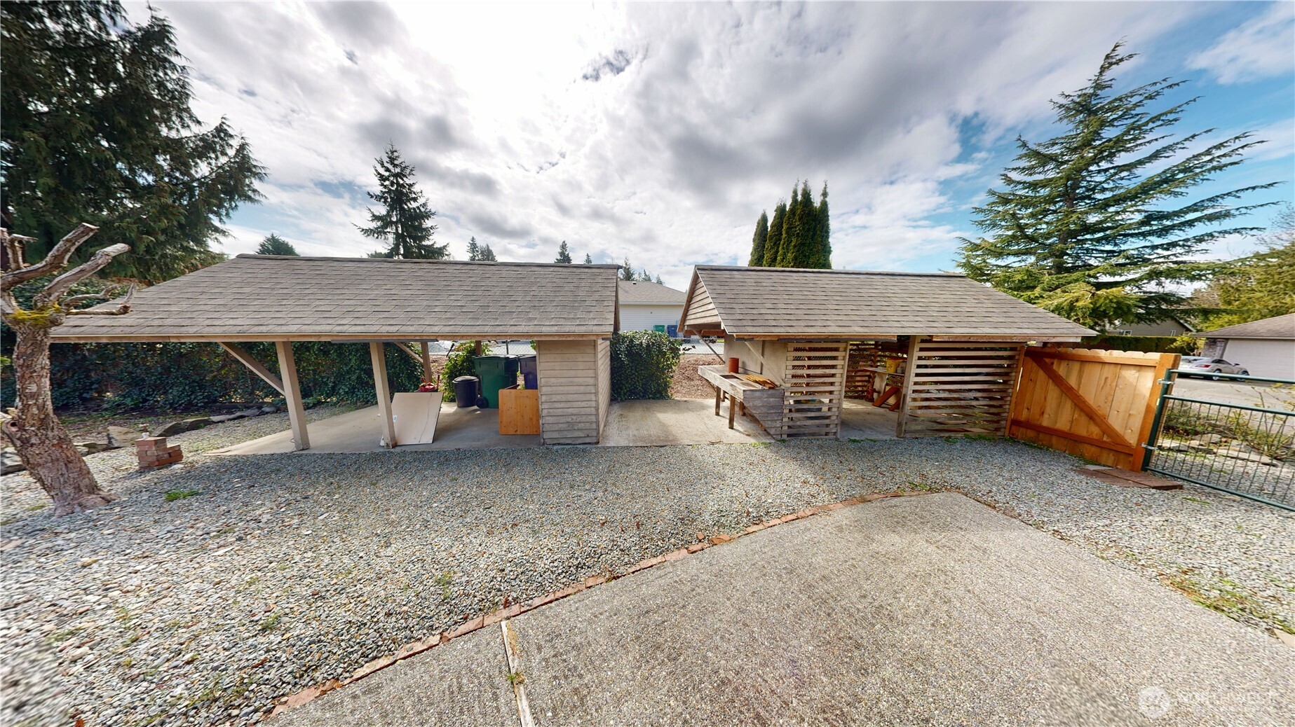 627 North Waugh Road Mount Vernon, WA 98273 - Photo 4 of 39