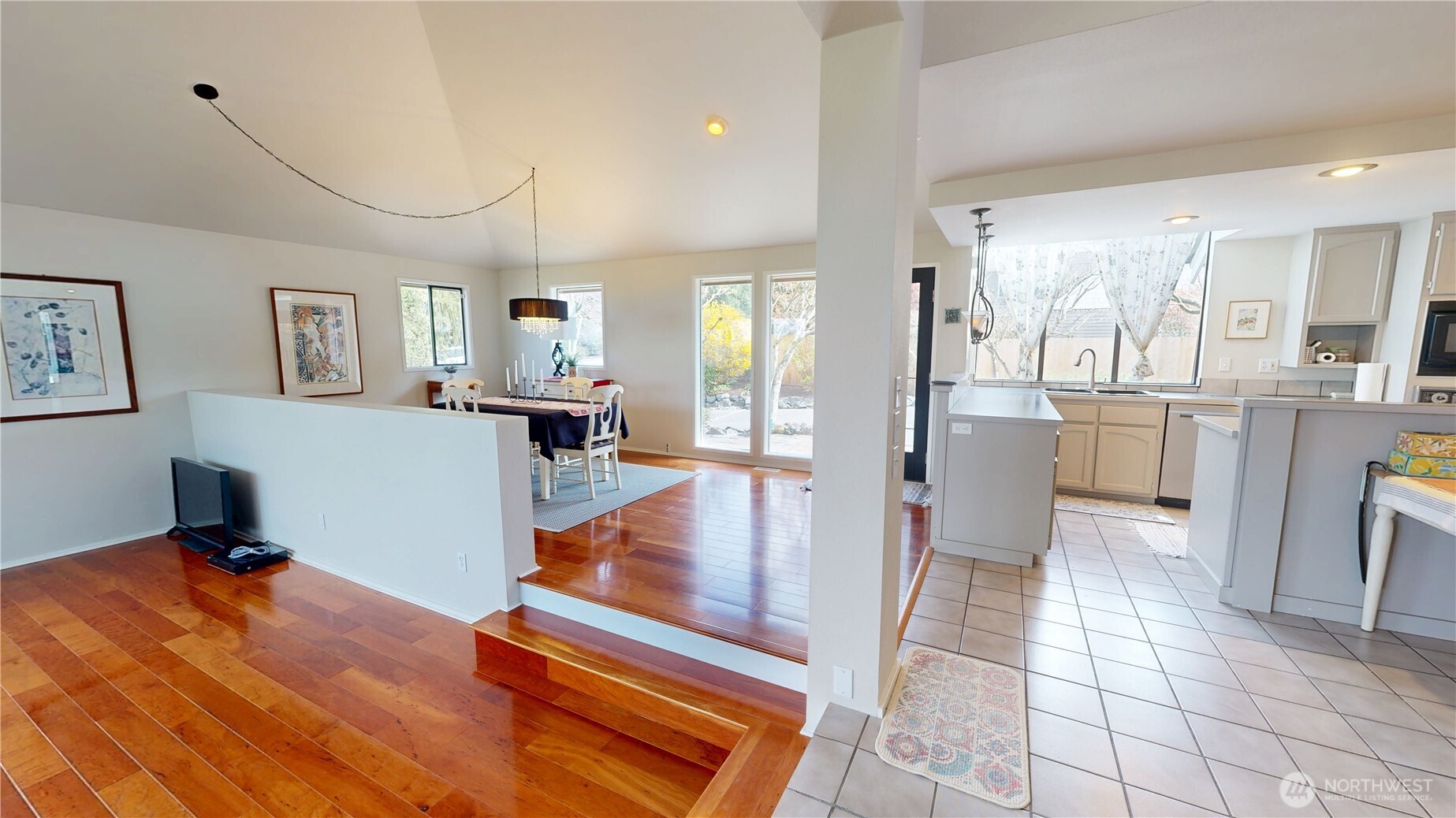 627 North Waugh Road Mount Vernon, WA 98273 - Photo 10 of 39