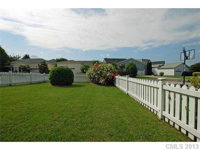 9407 Wheatfield Road, Unit 239 Charlotte, NC 28277 - Photo 4 of 16 Gallery Image 4
