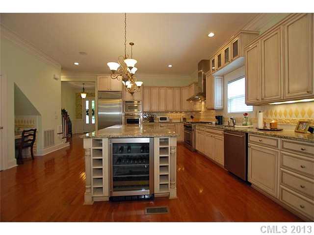 9407 Wheatfield Road, Unit 239 Charlotte, NC 28277 - Photo 6 of 16 Gallery Image 6