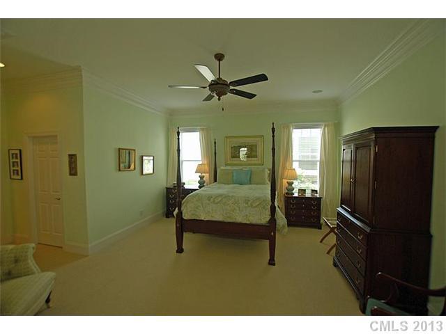 9407 Wheatfield Road, Unit 239 Charlotte, NC 28277 - Photo 10 of 16 Gallery Image 10