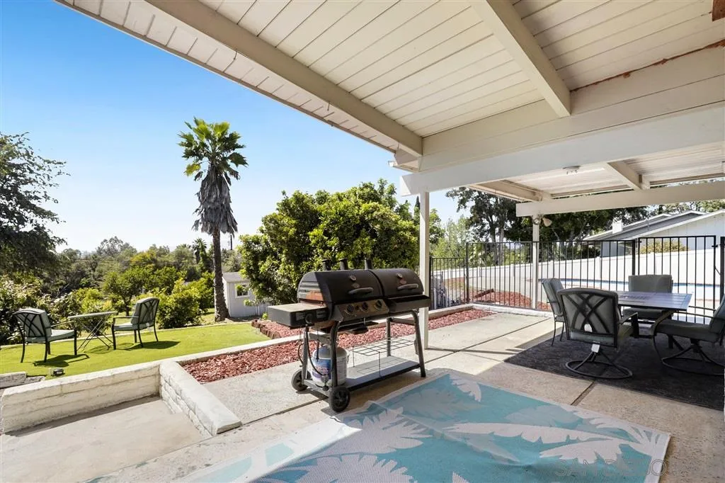 1720 Vía Entrada Fallbrook, CA 92028 - Photo 15 of 25 Gallery Image 15