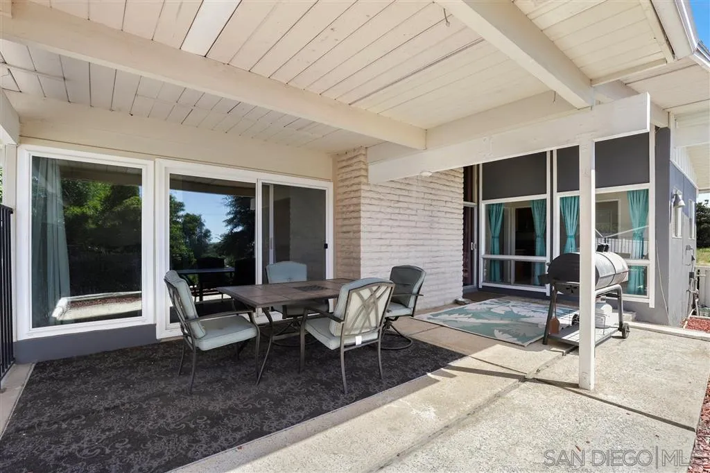 1720 Vía Entrada Fallbrook, CA 92028 - Photo 16 of 25 Gallery Image 16