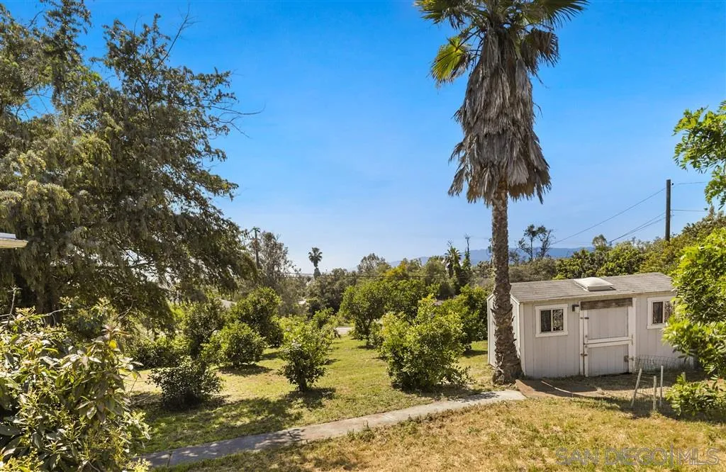 1720 Vía Entrada Fallbrook, CA 92028 - Photo 18 of 25 Gallery Image 18