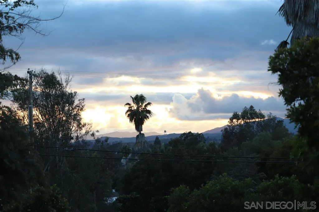 1720 Vía Entrada Fallbrook, CA 92028 - Photo 23 of 25 Gallery Image 23
