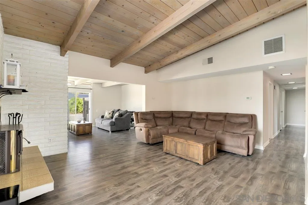1720 Vía Entrada Fallbrook, CA 92028 - Photo 3 of 25 Gallery Image 3