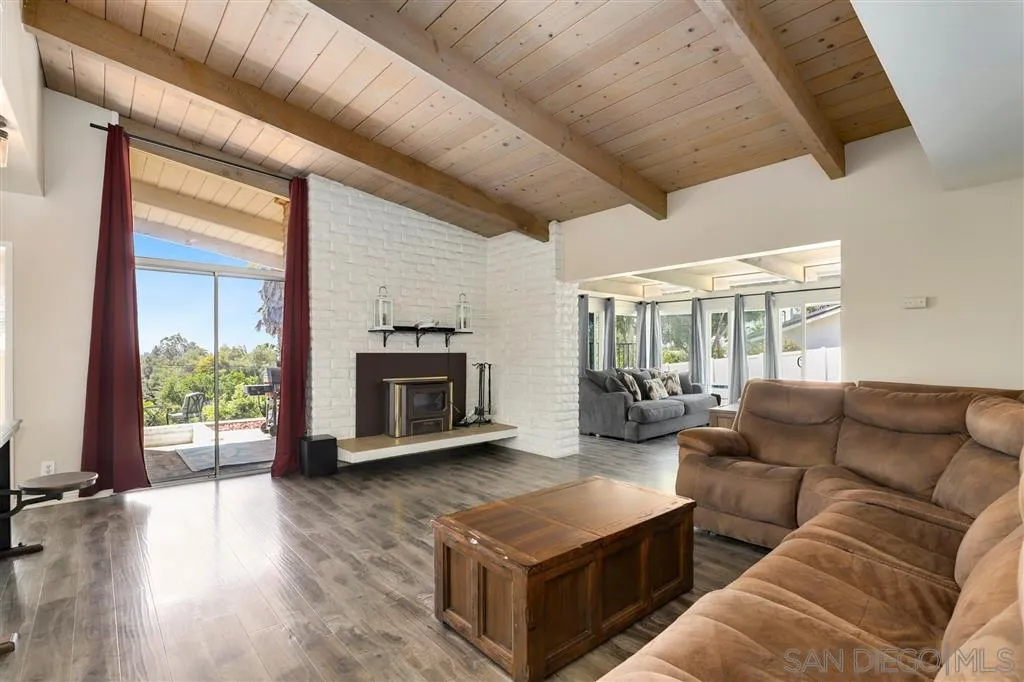 1720 Vía Entrada Fallbrook, CA 92028 - Photo 4 of 25 Gallery Image 4