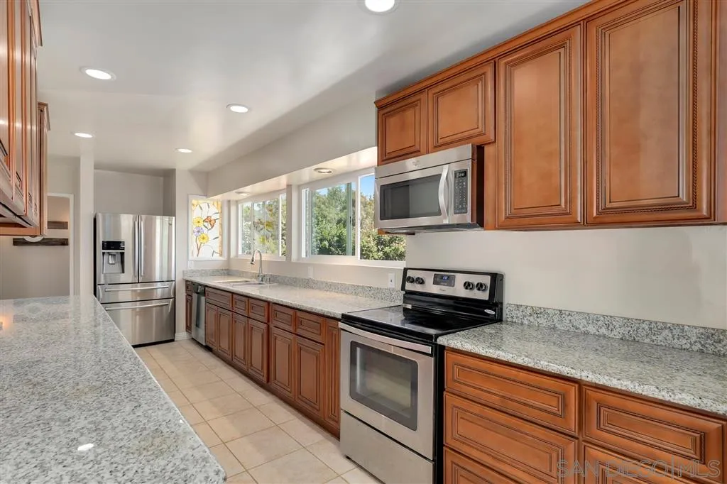 1720 Vía Entrada Fallbrook, CA 92028 - Photo 6 of 25 Gallery Image 6