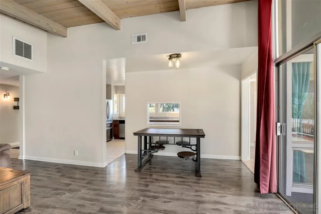1720 Vía Entrada Fallbrook, CA 92028 - Photo 8 of 25 Gallery Image 8