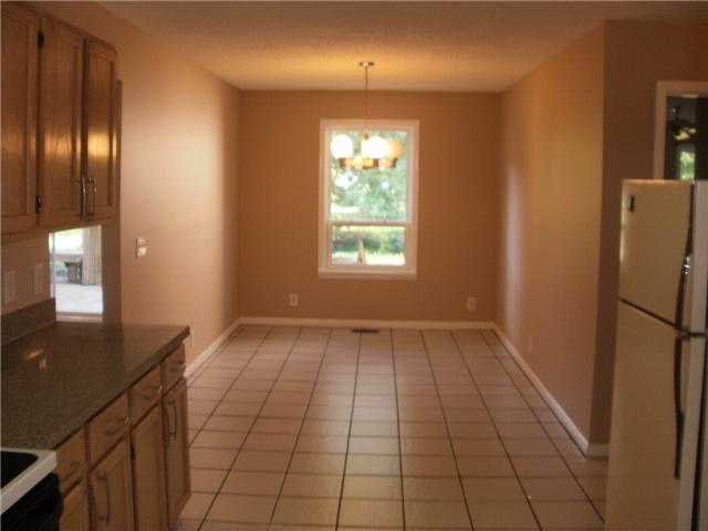 701 Ridgeview Court Antioch, TN 37013 - Photo 6 of 12 HUGE BREAKFAST ROOM WITH BEAUTIFUL TILED FLOORS AND LOADS OF NATURAL LIGHTING.
