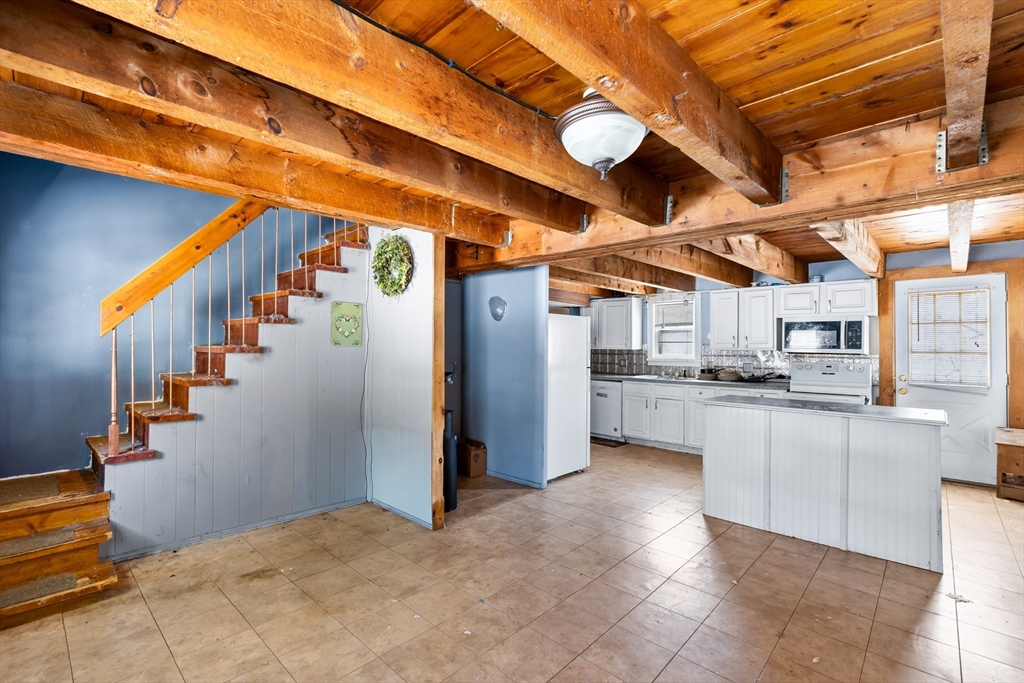 44 Squannacook Road Shirley, MA 01464 - Photo 3 of 41