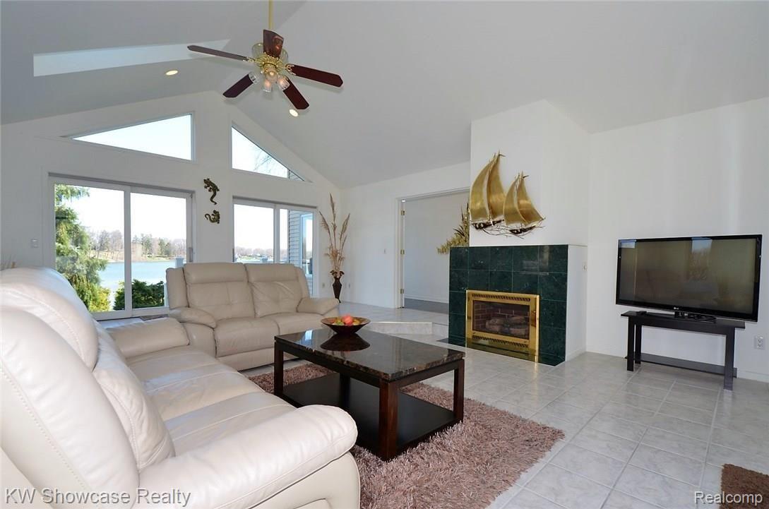 3500 Lexington Road Waterford, MI 48328 - Photo 6 of 33 3500 Lexington Road59.JPG