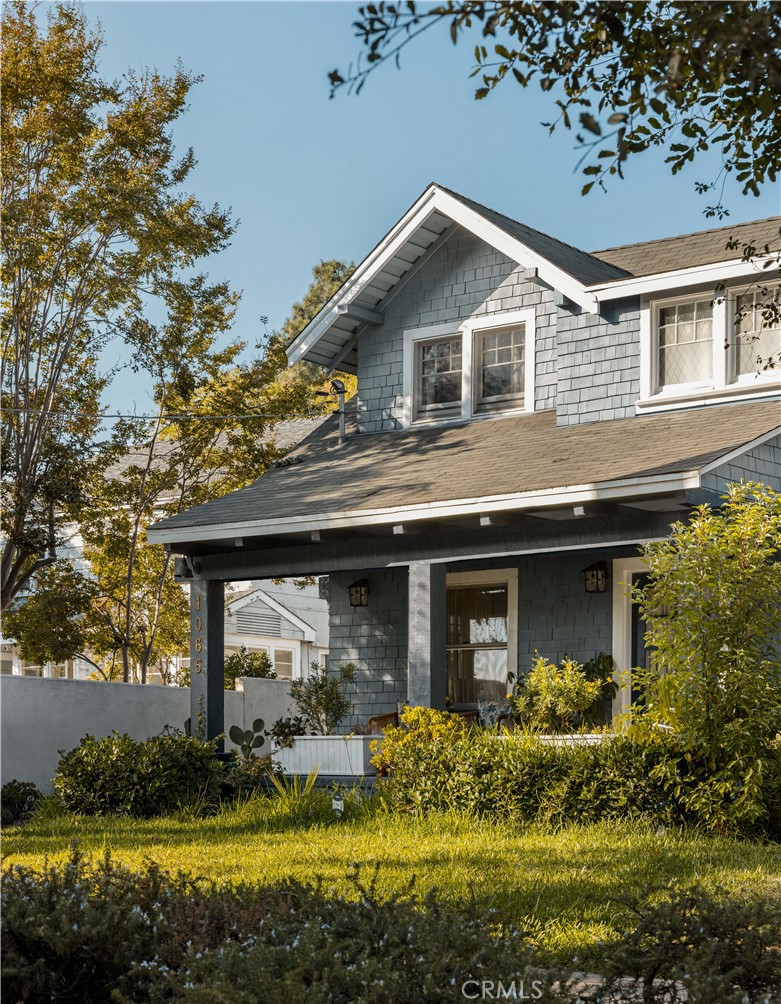 1065 Locust Street Pasadena, CA 91106 - Photo 2 of 39