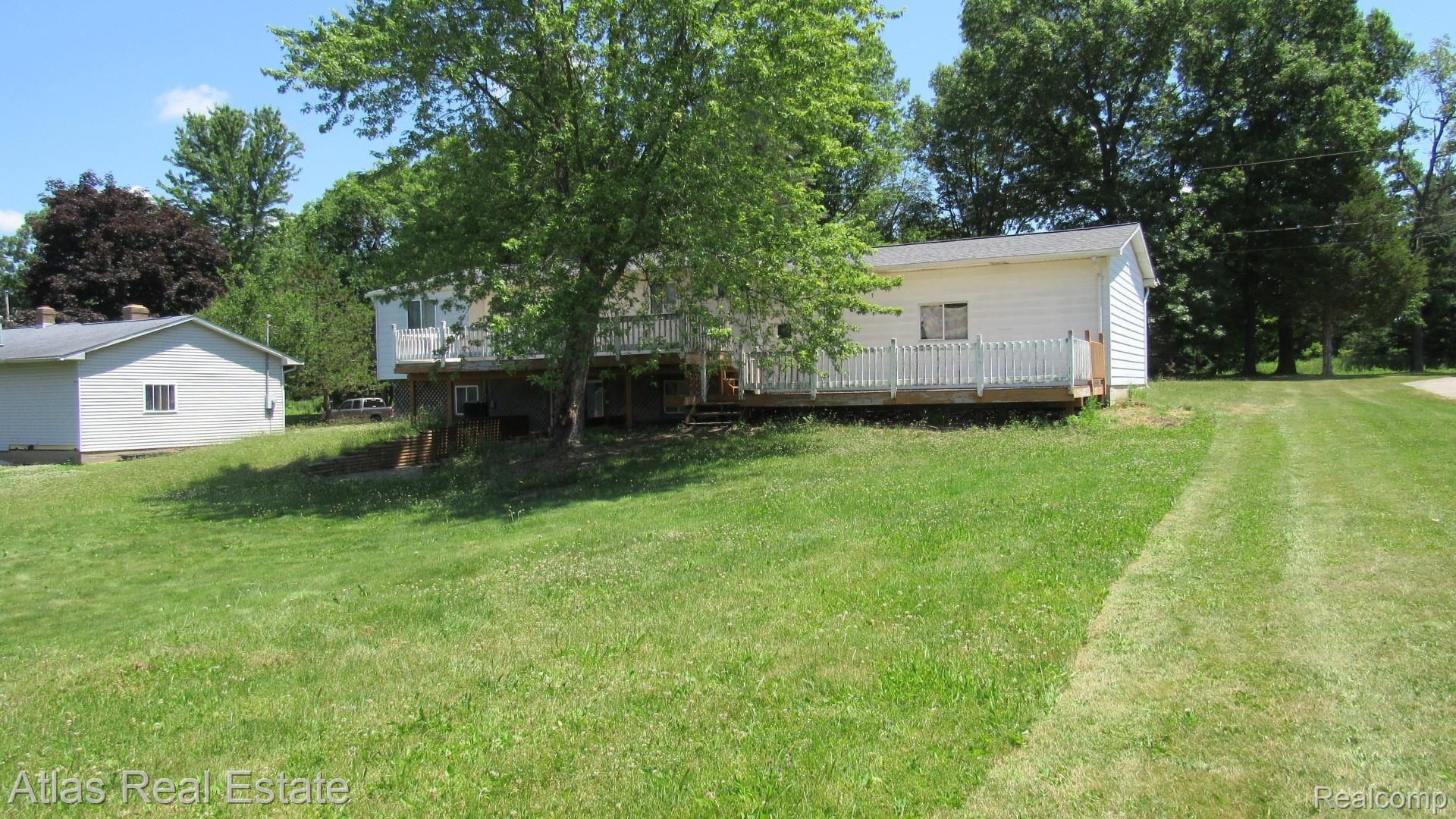 9472 Henderson Road Goodrich, MI 48438 - Photo 6 of 23 IMG_2500.JPG