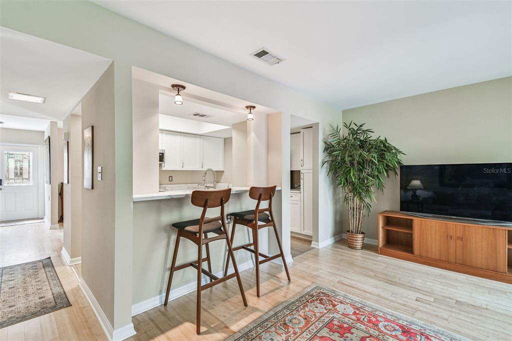 97 Davis Boulevard, Unit B Tampa, FL 33606 - Photo 41 of 63