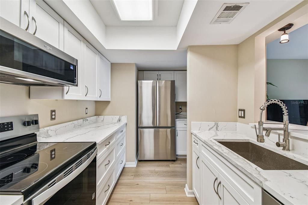 97 Davis Boulevard, Unit B Tampa, FL 33606 - Photo 47 of 63