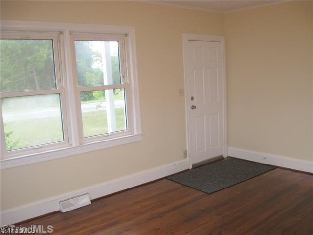 3906 Oak Ridge Road Summerfield, NC 27358 - Photo 9 of 16 Living Room.