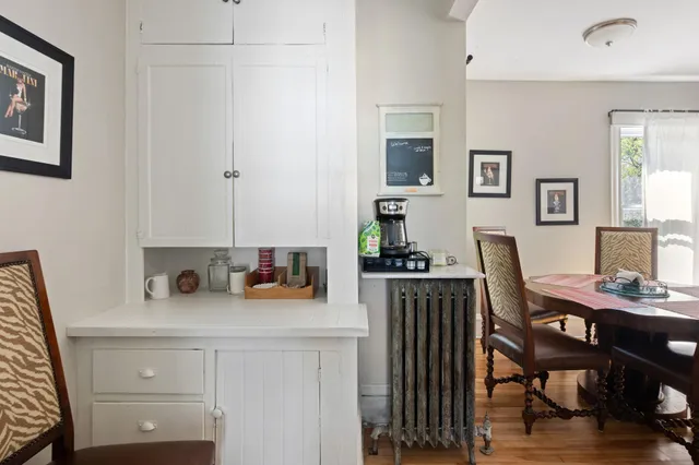 $3,200 | 2713 Garfield Avenue, Unit 2, Minneapolis, MN 55408