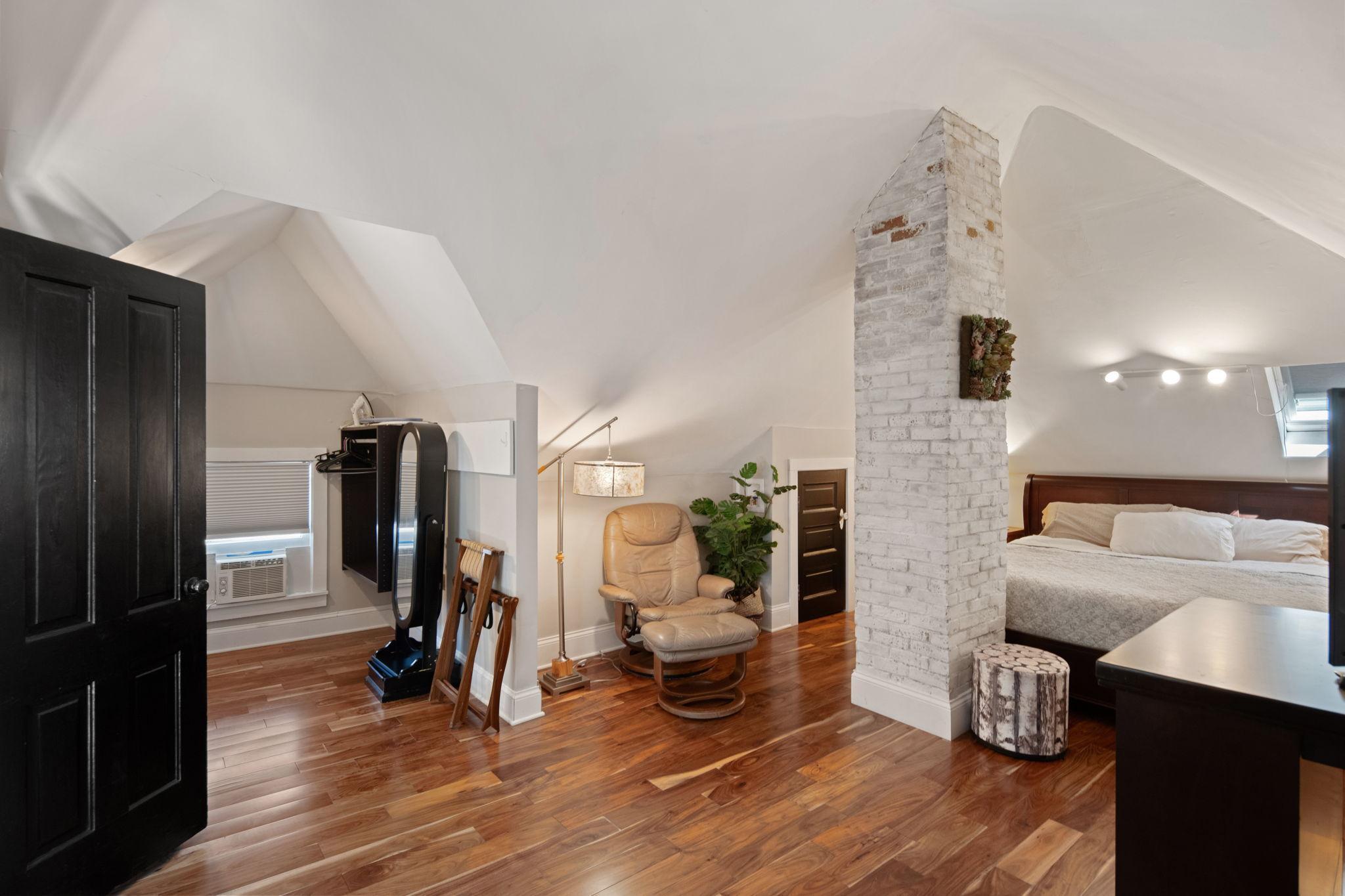 2713 Garfield Avenue, Unit 2 Minneapolis, MN 55408 - Photo 20 of 26