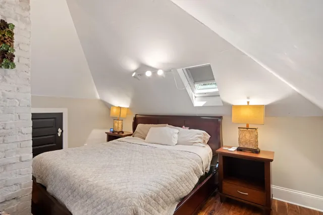 $3,200 | 2713 Garfield Avenue, Unit 2, Minneapolis, MN 55408