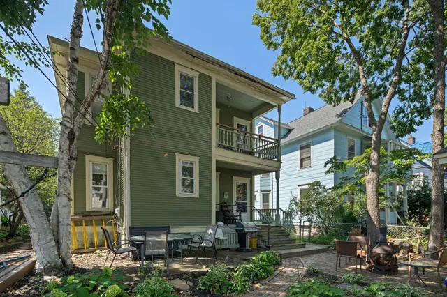 $3,200 | 2713 Garfield Avenue, Unit 2, Minneapolis, MN 55408