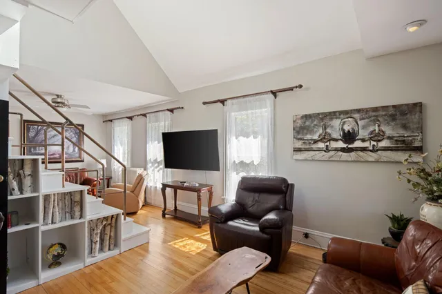 $3,200 | 2713 Garfield Avenue, Unit 2, Minneapolis, MN 55408