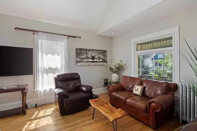 $3,200 | 2713 Garfield Avenue, Unit 2, Minneapolis, MN 55408