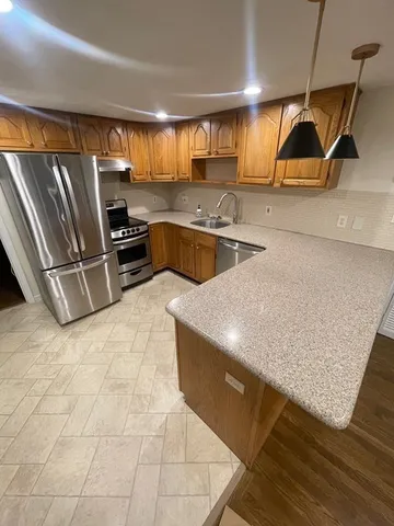 $2,300 | 842 South Street, Unit 1B, Boston, MA 02131