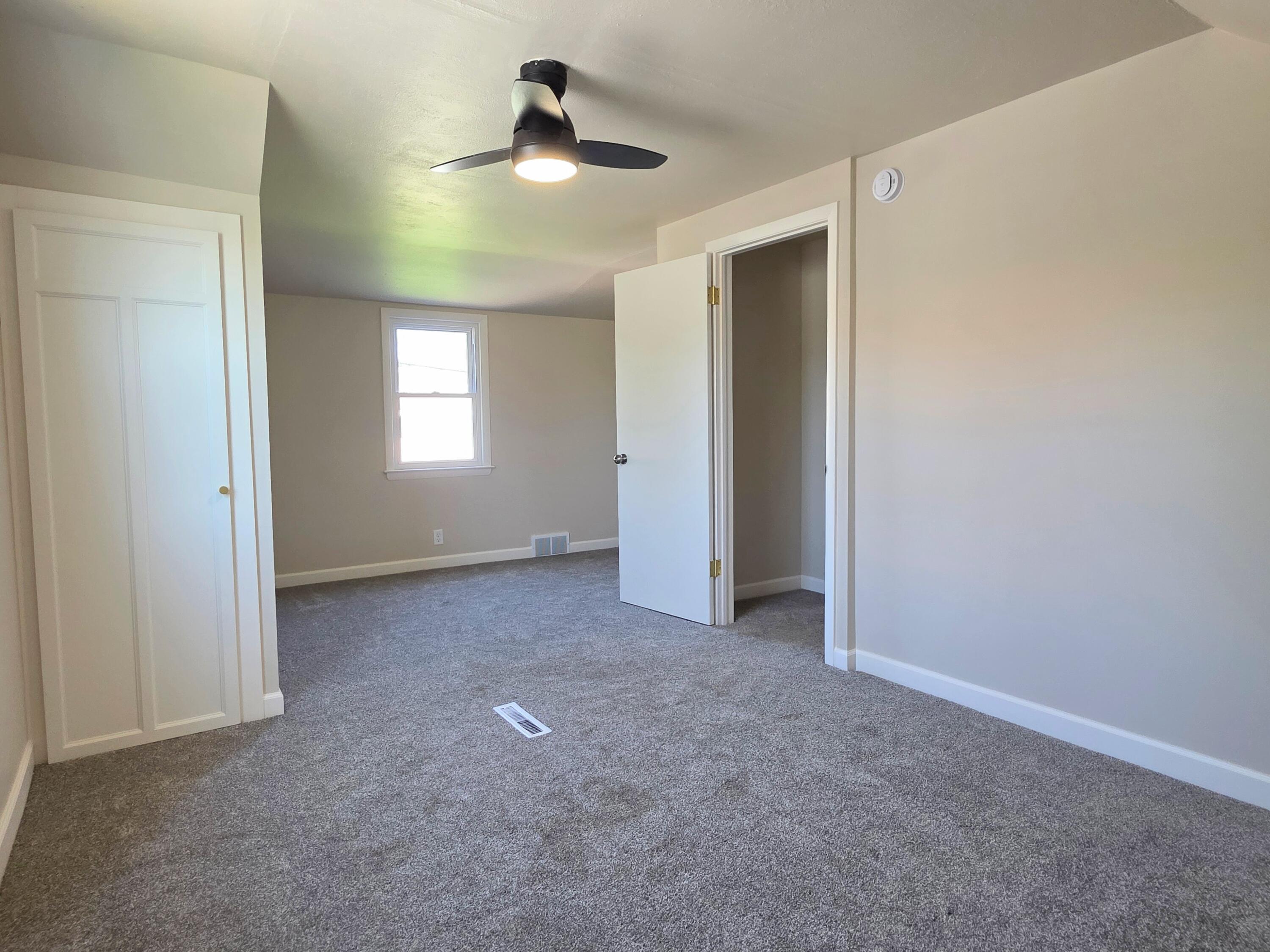 7212 West Silver Spring Drive Milwaukee, WI 53218 - Photo 23 of 28 Little Nook in the Corner!