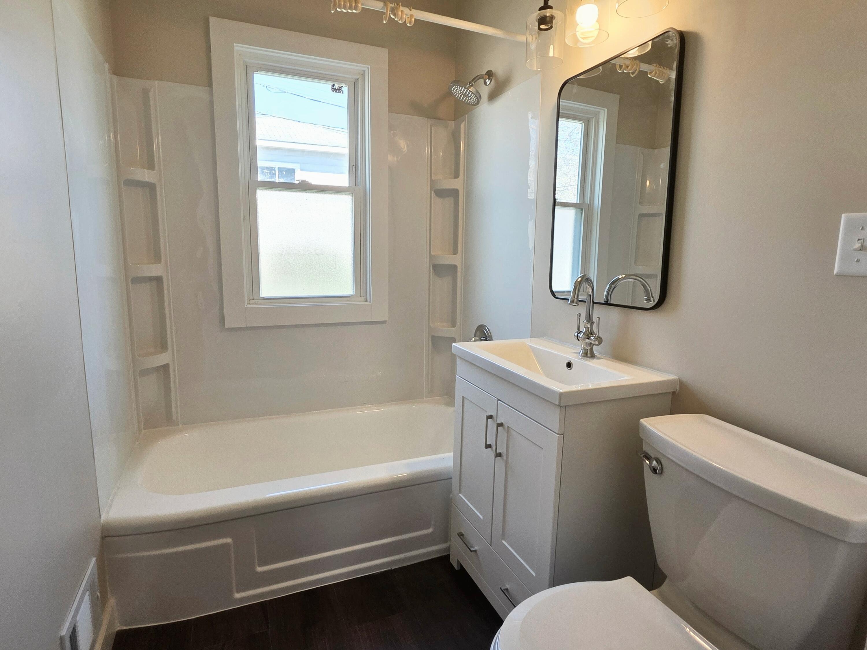7212 West Silver Spring Drive Milwaukee, WI 53218 - Photo 26 of 28 Bathroom